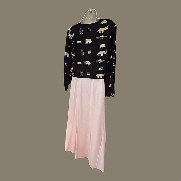 Cropped rayon blouse by Asian Creations. Size Small. - Picture 3 of 9